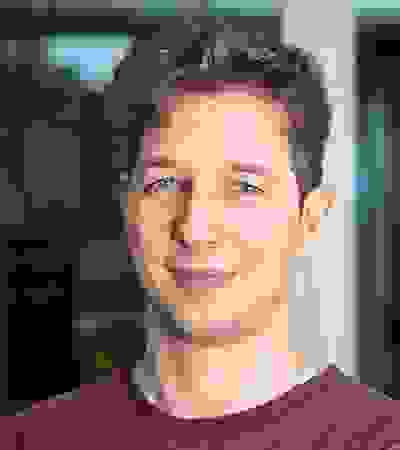 raz_portraits_nicolas-e_400x450.jpg