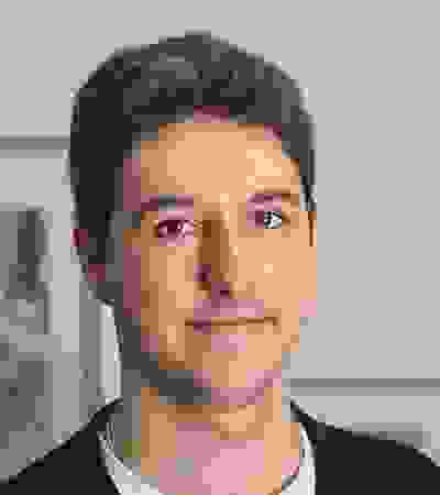 raz_portraits_roger_400x450.jpg